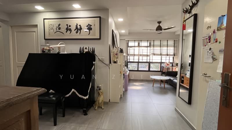 208B Clementi Avenue 6, 208B Clementi Avenue 6, 3 Bedrooms, 1,001 sqft, HDB Flat For Sale, by Yuan Zijing, 500191013 - Living Room - PropertyGuru.com.sg