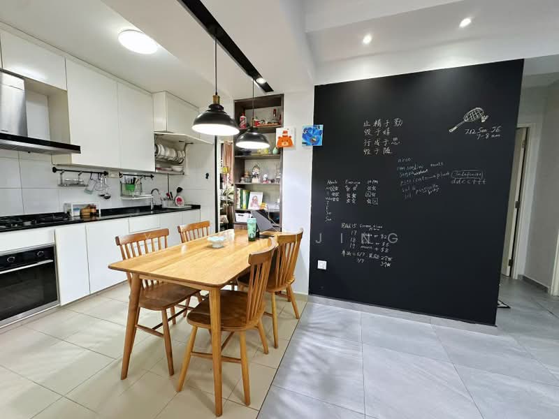208B Clementi Avenue 6, 208B Clementi Avenue 6, 3 Bedrooms, 1,001 sqft, HDB Flat For Sale, by Yuan Zijing, 500191013 - Kitchen - PropertyGuru.com.sg