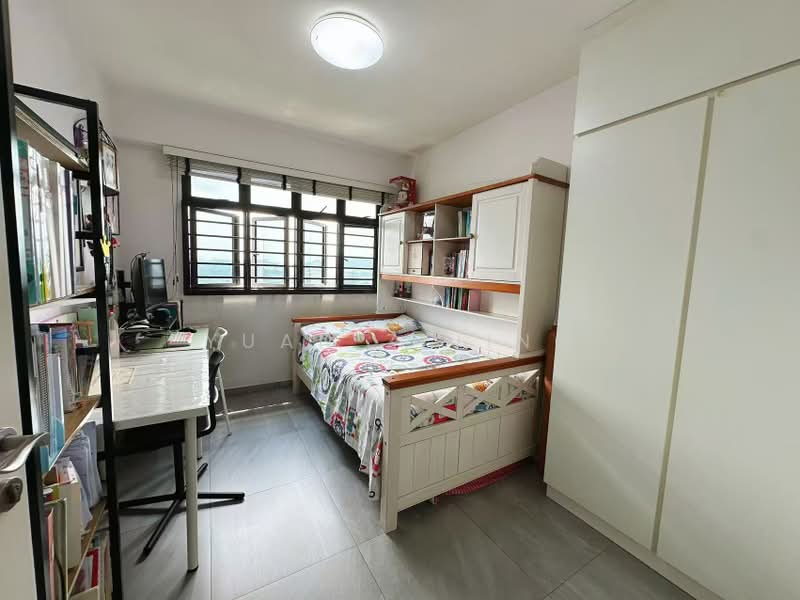208B Clementi Avenue 6, 208B Clementi Avenue 6, 3 Bedrooms, 1,001 sqft, HDB Flat For Sale, by Yuan Zijing, 500191013 - Bedroom - PropertyGuru.com.sg