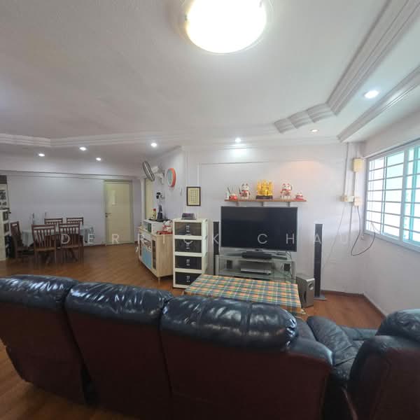 6 Teck Whye Avenue, 6 Teck Whye Avenue, 3 Bedrooms, 1,227 sqft, HDB Flat For Sale, by Derrick Chau, 500191021 - Living Room - PropertyGuru.com.sg