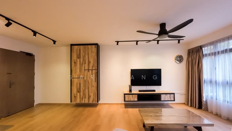 547A Segar Road, 547A Segar Road, 3 Bedrooms, 1,205 sqft, HDB Flat For Sale, by Gary Tang, 500191025 - Living Room - PropertyGuru.com.sg