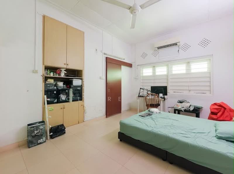 Frankel Dr/ Siglap Plain/ Siglap View, Siglap Hill / Frankel Walk, 5 Bedrooms, 2,800 sqft, Detached House For Sale, by Claire Lim, 500191048 - Bedroom - PropertyGuru.com.sg