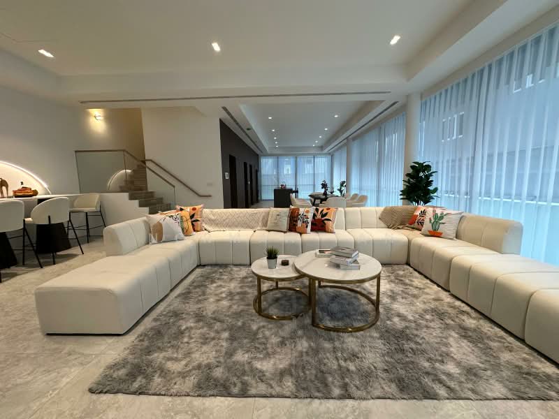 Seletar Hills Estate, Jalan Jarak Seletar, 7 Bedrooms, 9,200 sqft, Semi-Detached House For Sale, by Norman Tan, 500191079 - Living Room - PropertyGuru.com.sg