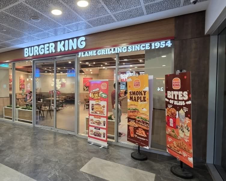 377B Hougang Street 32, 377B Hougang Street 32, 3 Bedrooms, 1,012 sqft, HDB Flat For Sale, by Sam Lek, 500191089 - Fast Food Restaurant - PropertyGuru.com.sg
