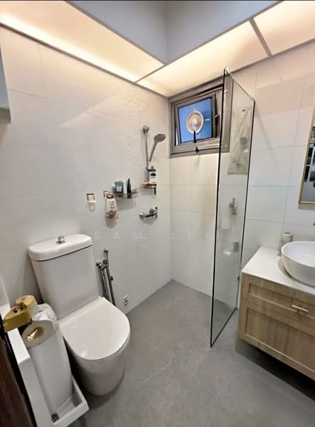 377B Hougang Street 32, 377B Hougang Street 32, 3 Bedrooms, 1,012 sqft, HDB Flat For Sale, by Sam Lek, 500191089 - Common Bathroom - PropertyGuru.com.sg