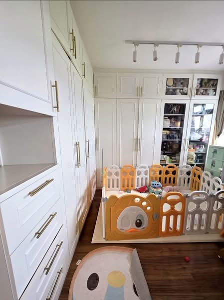 377B Hougang Street 32, 377B Hougang Street 32, 3 Bedrooms, 1,012 sqft, HDB Flat For Sale, by Sam Lek, 500191089 - Expanded Room - PropertyGuru.com.sg
