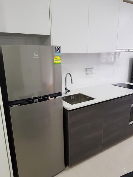 Sims Urban Oasis, 10 Sims Drive, 1 Bedroom, 409 sqft, Condominium For Sale, by Joylyn Ho, 500191104 - Kitchen - PropertyGuru.com.sg