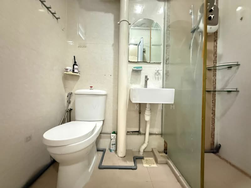 540 Serangoon North Avenue 4, 540 Serangoon North Avenue 4, 4 Bedrooms, 1,313 sqft, HDB Flat For Sale, by Kavin Kuah, 500191108 - Bathroom - PropertyGuru.com.sg