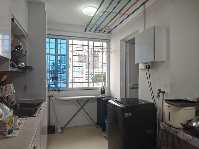 144 Bishan Street 12, 144 Bishan Street 12, 3 Bedrooms, 1,119 sqft, HDB Flat For Sale, by Chris Lim, 500191120 - Kitchen - PropertyGuru.com.sg