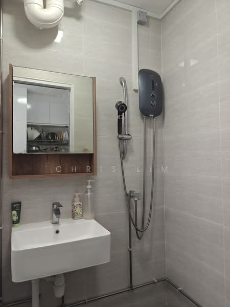 144 Bishan Street 12, 144 Bishan Street 12, 3 Bedrooms, 1,119 sqft, HDB Flat For Sale, by Chris Lim, 500191120 - Bathroom - PropertyGuru.com.sg