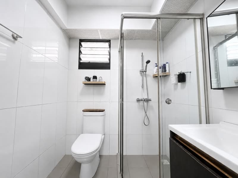 467C Bukit Batok West Avenue 9, 467C Bukit Batok West Avenue 9, 2 Bedrooms, 732 sqft, HDB Flat For Sale, by Ng Jun Wei, 500191127 - Bathroom - PropertyGuru.com.sg