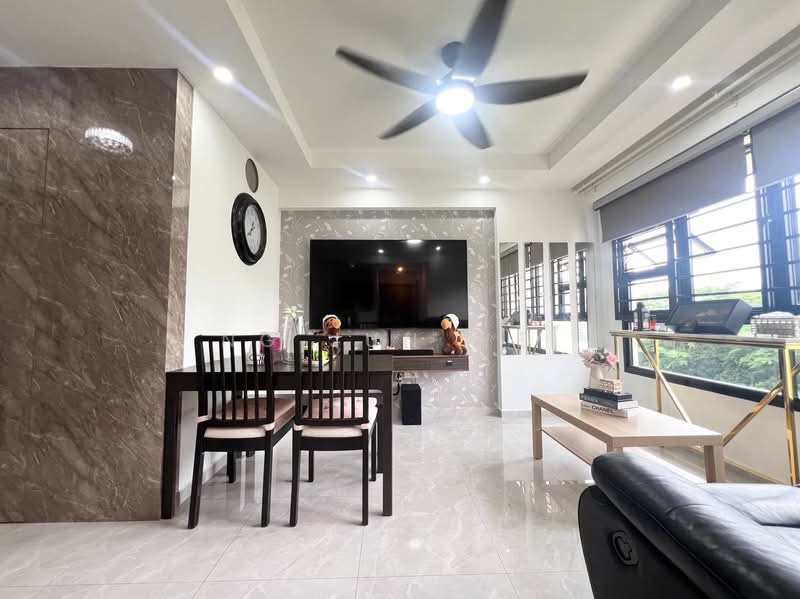 467C Bukit Batok West Avenue 9, 467C Bukit Batok West Avenue 9, 2 Bedrooms, 732 sqft, HDB Flat For Sale, by Ng Jun Wei, 500191127 - Living Room - PropertyGuru.com.sg