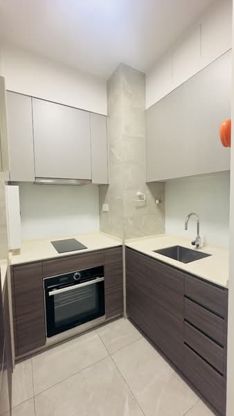 Stirling Residences, 21 Stirling Road, 2 Bedrooms, 635 sqft, Condominium For Sale, by Alvin Tay, 500191130 - Kitchen - PropertyGuru.com.sg