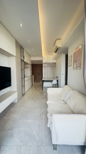 Stirling Residences, 21 Stirling Road, 2 Bedrooms, 635 sqft, Condominium For Sale, by Alvin Tay, 500191130 - Living Room - PropertyGuru.com.sg