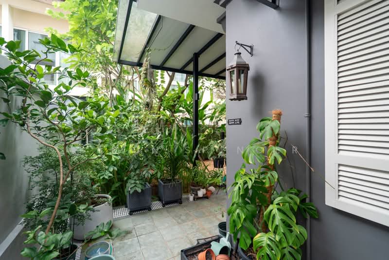 Changi Heights, Jalan Sinar Bintang, 4 Bedrooms, 3,200 sqft, Corner Terrace For Sale, by Simon Spencer, 500191137 - Exterior - PropertyGuru.com.sg