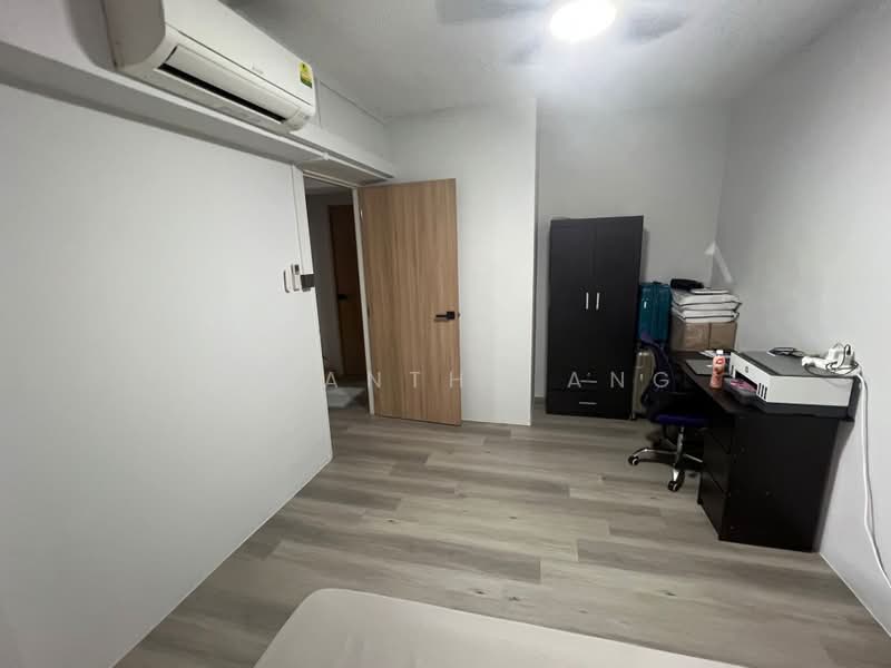 195 Rivervale Drive, 195 Rivervale Drive, Room Rental, 100 sqft, HDB Flat For Rent, by Samantha Ang, 500191140 - Bedroom - PropertyGuru.com.sg
