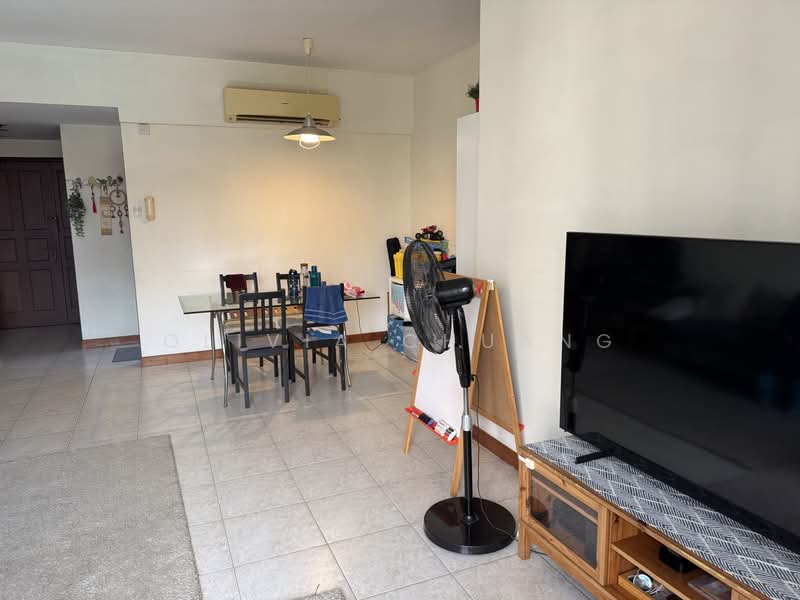Castle Green, 485 Yio Chu Kang Road, 2 Bedrooms, 947 sqft, Condominium For Sale, by Olivia Chuang, 500191149 - Living Room - PropertyGuru.com.sg