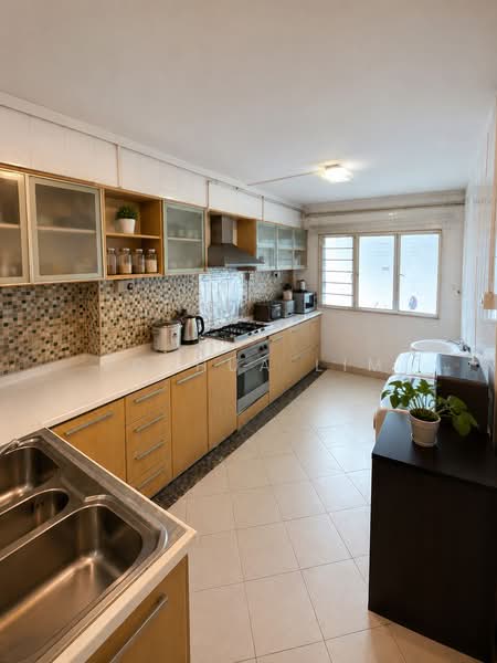 251 Pasir Ris Street 21, 251 Pasir Ris Street 21, 3 Bedrooms, 1,560 sqft, HDB Flat For Sale, by Joshua Lim, 500191153 - Kitchen - PropertyGuru.com.sg