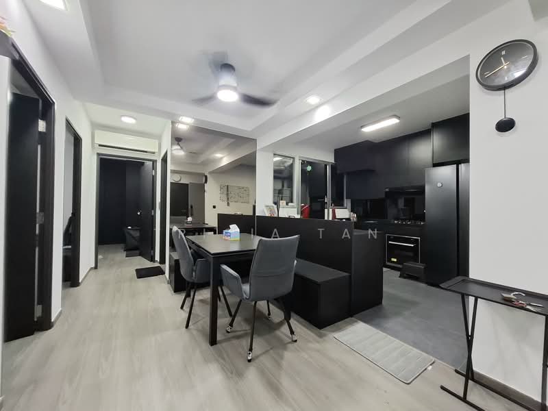 879A Tampines Avenue 8, 879A Tampines Avenue 8, 3 Bedrooms, 1,001 sqft, HDB Flat For Sale, by Tricia Tan, 500191157 - Dining Room - PropertyGuru.com.sg