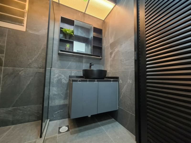 879A Tampines Avenue 8, 879A Tampines Avenue 8, 3 Bedrooms, 1,001 sqft, HDB Flat For Sale, by Tricia Tan, 500191157 - Bathroom - PropertyGuru.com.sg