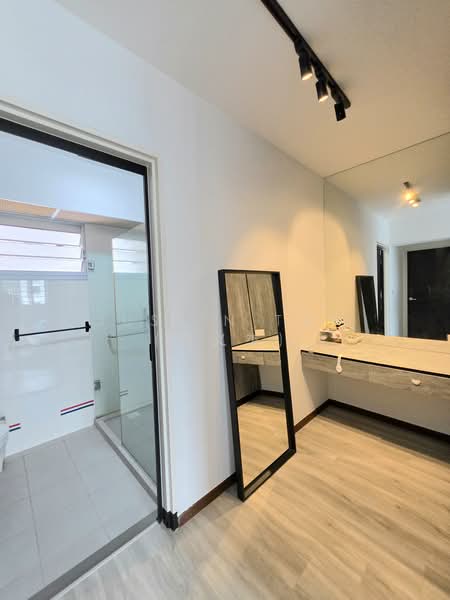 232A Sumang Lane, 232A Sumang Lane, 3 Bedrooms, 1,001 sqft, HDB Flat For Sale, by Justin Tan (陈义杰), 500191158 - Master Bathroom - PropertyGuru.com.sg