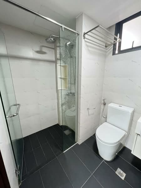 Symphony Suites, 7 Yishun Close, 2 Bedrooms, 689 sqft, Condominium For Rent, by Clarissa Choh, 500191161 - Bathroom - PropertyGuru.com.sg