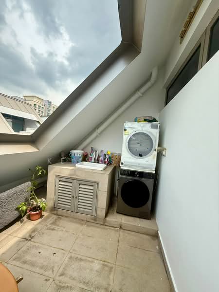 The Woods, Westwood Avenue, 6 Bedrooms, 4,015 sqft, Corner Terrace For Sale, by Kelvis Kua, 500191162 - Balcony - PropertyGuru.com.sg