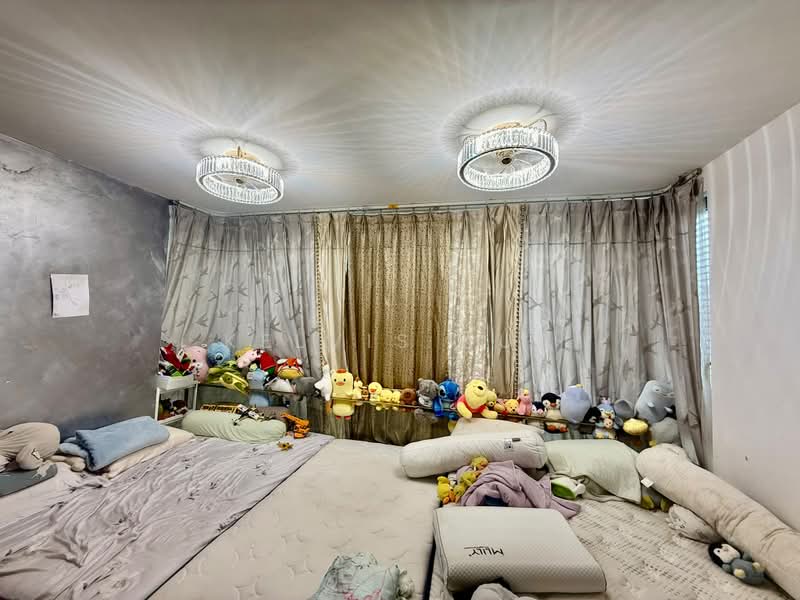 The Woods, Westwood Avenue, 6 Bedrooms, 4,015 sqft, Corner Terrace For Sale, by Kelvis Kua, 500191162 - Bedroom - PropertyGuru.com.sg