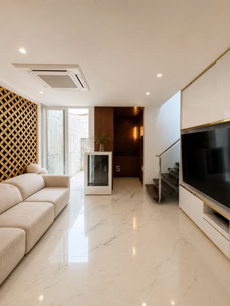 The Woods, Westwood Avenue, 6 Bedrooms, 4,015 sqft, Corner Terrace For Sale, by Kelvis Kua, 500191162 - Living Room - PropertyGuru.com.sg