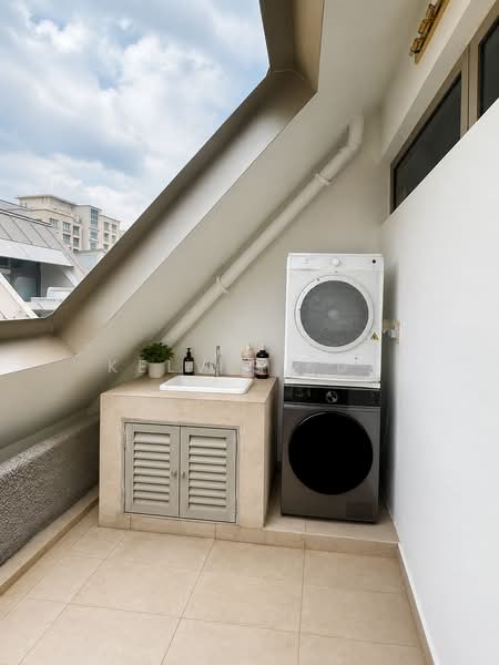 The Woods, Westwood Avenue, 6 Bedrooms, 4,015 sqft, Corner Terrace For Sale, by Kelvis Kua, 500191162 - Balcony - PropertyGuru.com.sg
