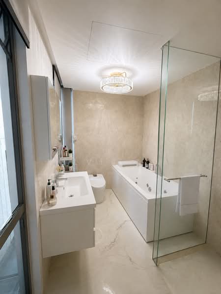 The Woods, Westwood Avenue, 6 Bedrooms, 4,015 sqft, Corner Terrace For Sale, by Kelvis Kua, 500191162 - Bathroom - PropertyGuru.com.sg