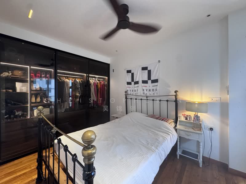 Waterford Residence, 21 Kim Yam Road, 4 Bedrooms, 1,816 sqft, Condominium For Sale, by Christopher Ng 吴锦钊, 500191163 - Bedroom - PropertyGuru.com.sg
