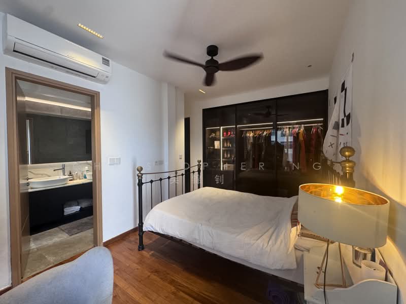 Waterford Residence, 21 Kim Yam Road, 4 Bedrooms, 1,816 sqft, Condominium For Sale, by Christopher Ng 吴锦钊, 500191163 - Bedroom - PropertyGuru.com.sg