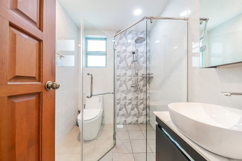999year, Hillview, C.H.E.A.P, , 3 Bedrooms, 1,347 sqft, Condominium For Sale, by David Neo, 500191164 - Bathroom - PropertyGuru.com.sg