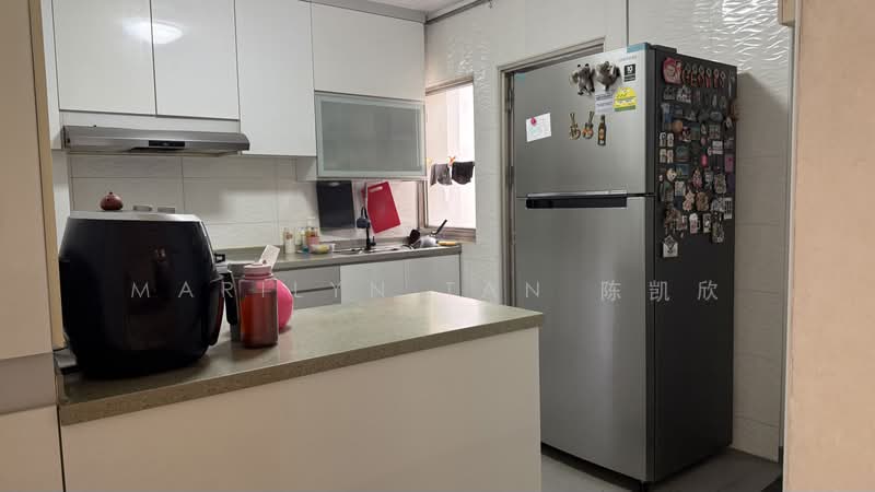 353 Woodlands Avenue 1, 353 Woodlands Avenue 1, 4 Bedrooms, 1,302 sqft, HDB Flat For Sale, by Marilyn Tan 陈凯欣, 500191168 - Kitchen - PropertyGuru.com.sg