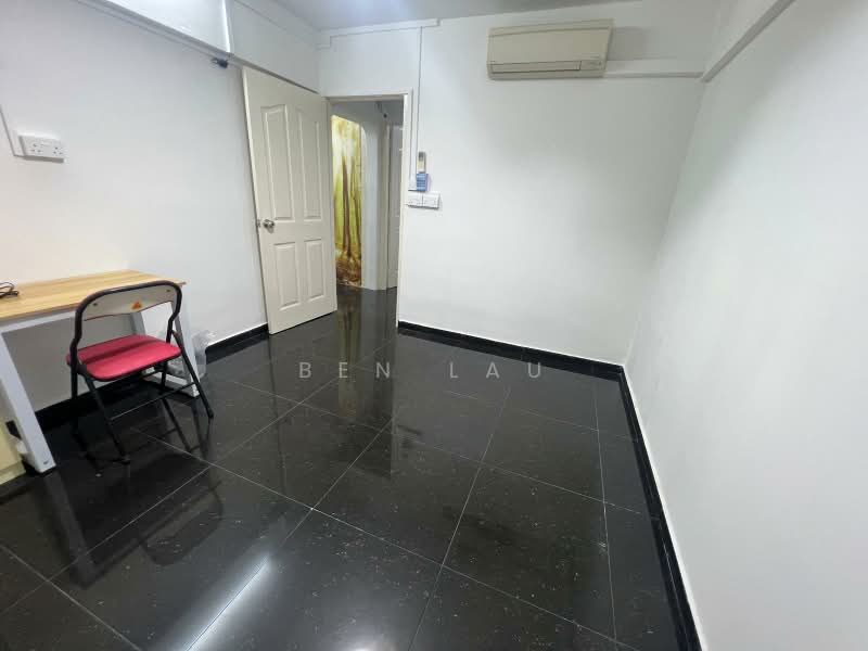 364 Clementi Avenue 2, 364 Clementi Avenue 2, 3 Bedrooms, 720 sqft, HDB Flat For Rent, by Ben Lau, 500191177 - Aircon Common Bedroom 1 - PropertyGuru.com.sg