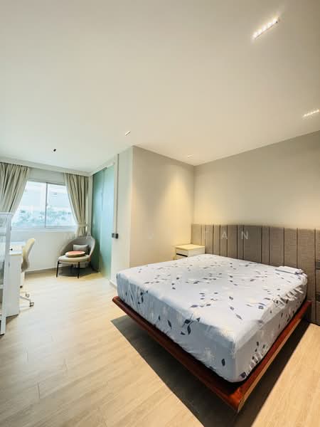 406 Pasir Ris Drive 6, 406 Pasir Ris Drive 6, 3 Bedrooms, 1,216 sqft, HDB Flat For Sale, by Marcus Tan, 500191181 - Master Bedroom - PropertyGuru.com.sg