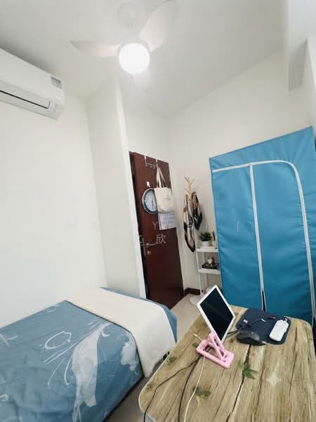La Casa, 64 Woodlands Drive 16, Room Rental, 90 sqft, Condominium For Rent, by Mandy Ei ( 梁文欣 ), 500191182 - Bedroom - PropertyGuru.com.sg