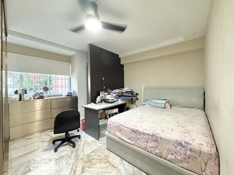 271 Bishan Street 24, 271 Bishan Street 24, 3 Bedrooms, 1,119 sqft, HDB Flat For Sale, by Lilian Huang 黄丽莲, 500191198 - Master Bedroom - PropertyGuru.com.sg