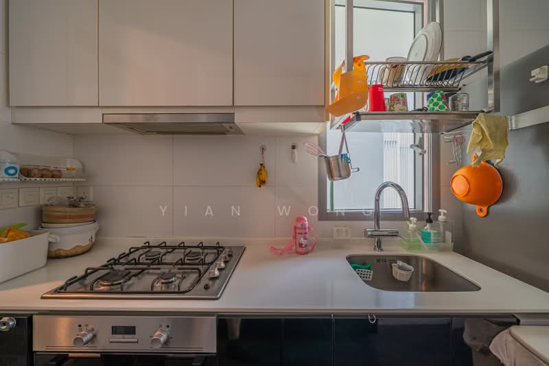 Super Cheap 3 Bedder For Sale in Hougang, , 3 Bedrooms, 1,109 sqft, Condominium For Sale, by Yian Wong, 500191204 - Kitchen - PropertyGuru.com.sg