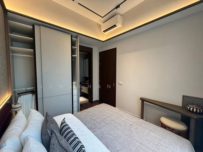 Parksuites, 18 Holland Grove Road, 1 Bedroom, 624 sqft, Condominium For Sale, by Jonathan Tang, 500191210 - Bedroom - PropertyGuru.com.sg