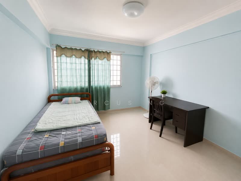 433 Jurong West Street 42, 433 Jurong West Street 42, 3 Bedrooms, 1,119 sqft, HDB Flat For Sale, by Marcus Ng, 500191213 - Bedroom - PropertyGuru.com.sg