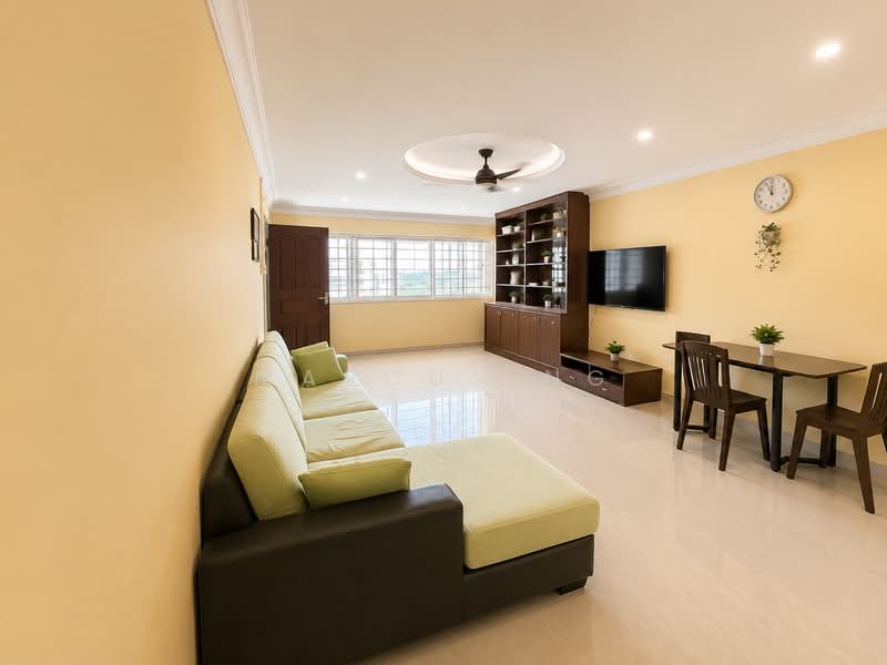 433 Jurong West Street 42, 433 Jurong West Street 42, 3 Bedrooms, 1,119 sqft, HDB Flat For Sale, by Marcus Ng, 500191213 - Living Room - PropertyGuru.com.sg