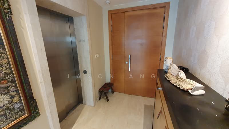 Amaryllis Ville, 20 Newton Road, 4 Bedrooms, 1,690 sqft, Condominium For Rent, by Jason Ang, 500191223 - Private lift lobby - PropertyGuru.com.sg