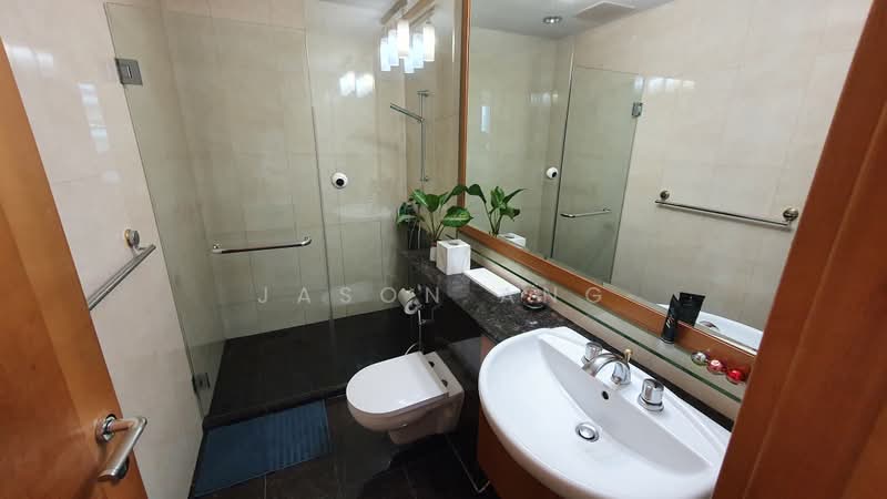 Amaryllis Ville, 20 Newton Road, 4 Bedrooms, 1,690 sqft, Condominium For Rent, by Jason Ang, 500191223 - Common bathroom - PropertyGuru.com.sg
