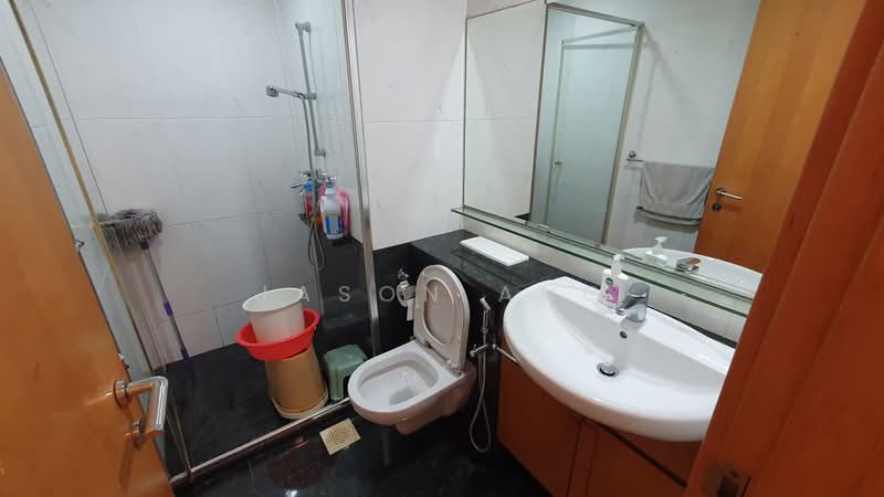 Amaryllis Ville, 20 Newton Road, 4 Bedrooms, 1,690 sqft, Condominium For Rent, by Jason Ang, 500191223 - Common bathroom - PropertyGuru.com.sg