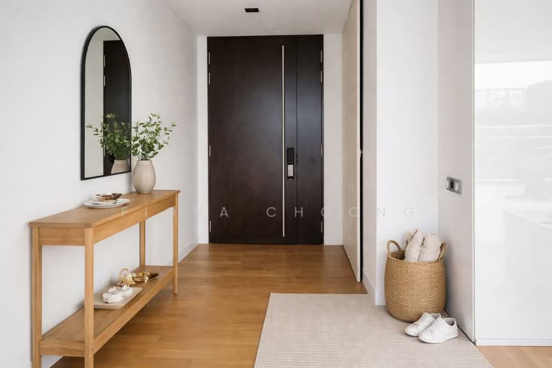 Hilltops, 99 Cairnhill Circle, 2 Bedrooms, 829 sqft, Condominium For Sale, by Fiona Choong, 500191233 - Entrance - PropertyGuru.com.sg