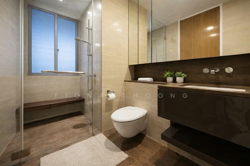 Hilltops, 99 Cairnhill Circle, 2 Bedrooms, 829 sqft, Condominium For Sale, by Fiona Choong, 500191233 - Bathroom - PropertyGuru.com.sg