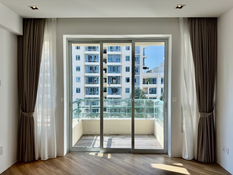 Parkshore, 201 Tanjong Rhu Road, 3 Bedrooms, 1,636 sqft, Condominium For Sale, by Christina Lau, 500191235 - Balcony - PropertyGuru.com.sg