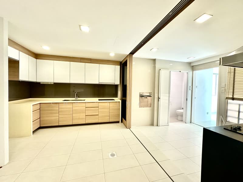 Parkshore, 201 Tanjong Rhu Road, 3 Bedrooms, 1,636 sqft, Condominium For Sale, by Christina Lau, 500191235 - Kitchen - PropertyGuru.com.sg
